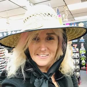 Meet your Posher, Lynne